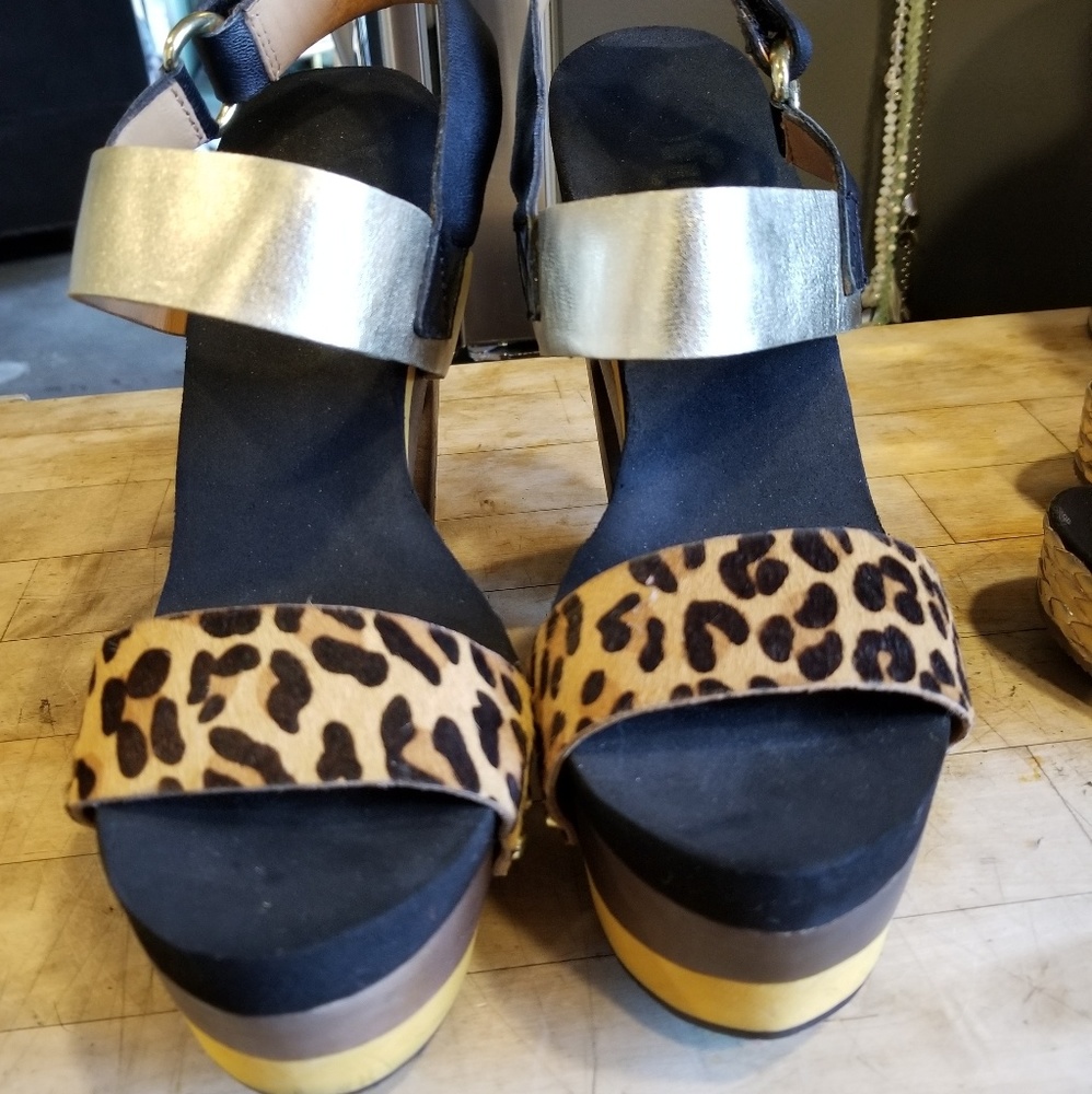 FLOGG Platform Sandals